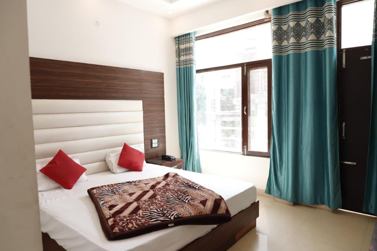 Rahul Hotel & Restaurant Mussoorie Exteriör bild
