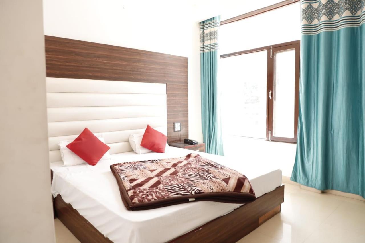Rahul Hotel & Restaurant Mussoorie Exteriör bild