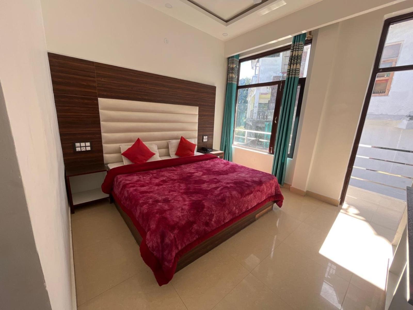 Rahul Hotel & Restaurant Mussoorie Exteriör bild
