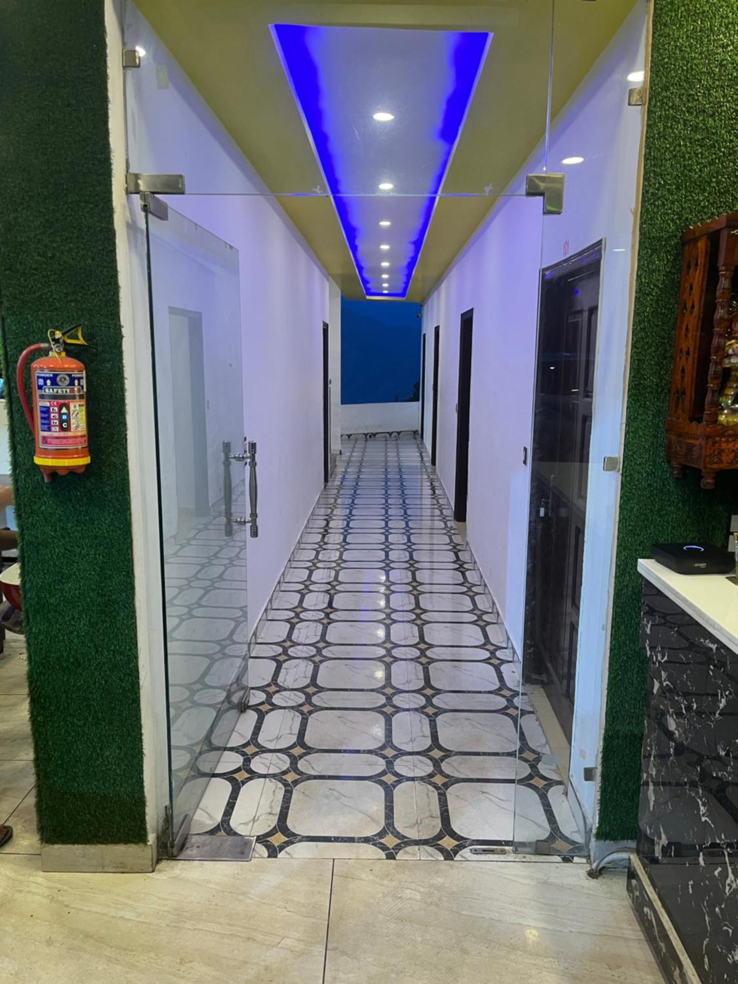 Rahul Hotel & Restaurant Mussoorie Exteriör bild